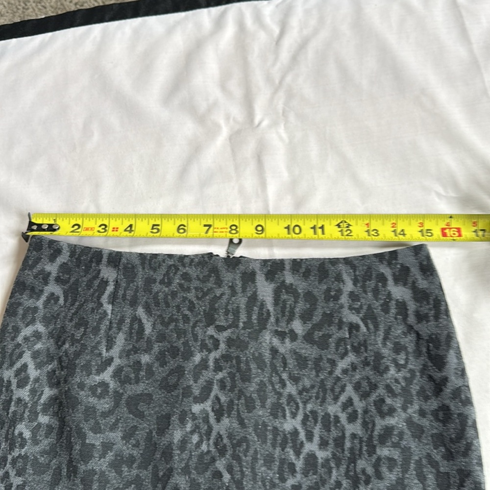 Studio point Leopard Print Gray Skirt‎ size 6 - Picture 8 of 9